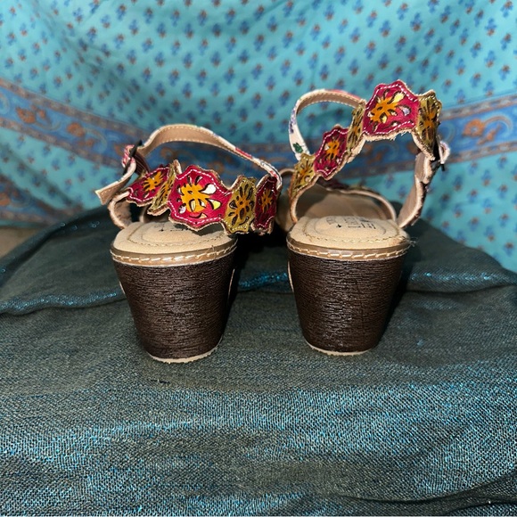 Colorful Women's Sandals - Picture 5 of 7